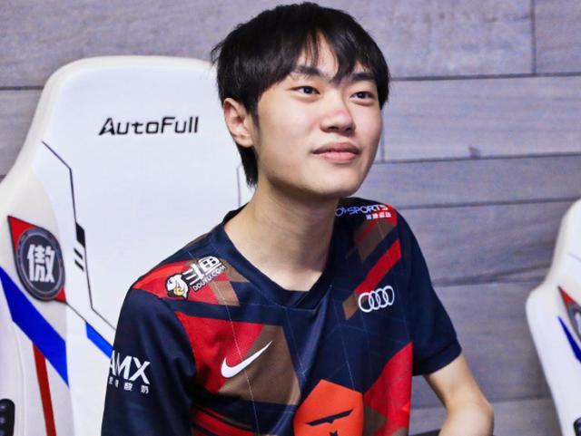 己在压力下 己在压力下